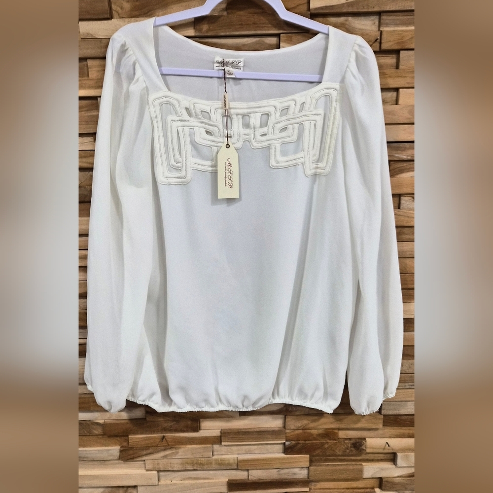 Chic White Blouse with Square Neckline - Size XL - NEW WitH TAGS